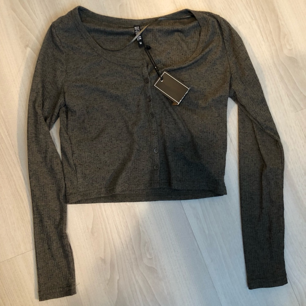 Cropped green long sleeve